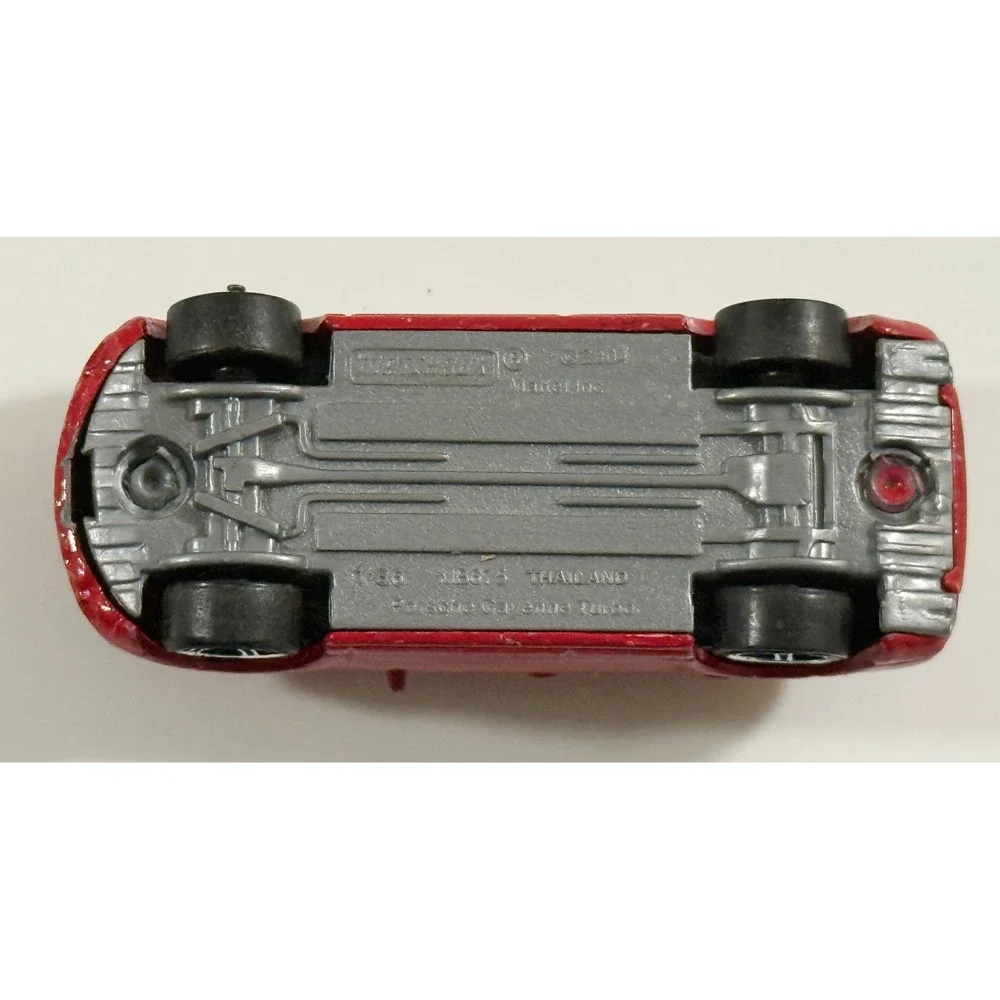 Matchbox Porsche Cayenne Turbo Kids 1/64 Red Die-Cast SUV Toy Car